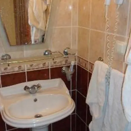 Club Daystar Apartment *